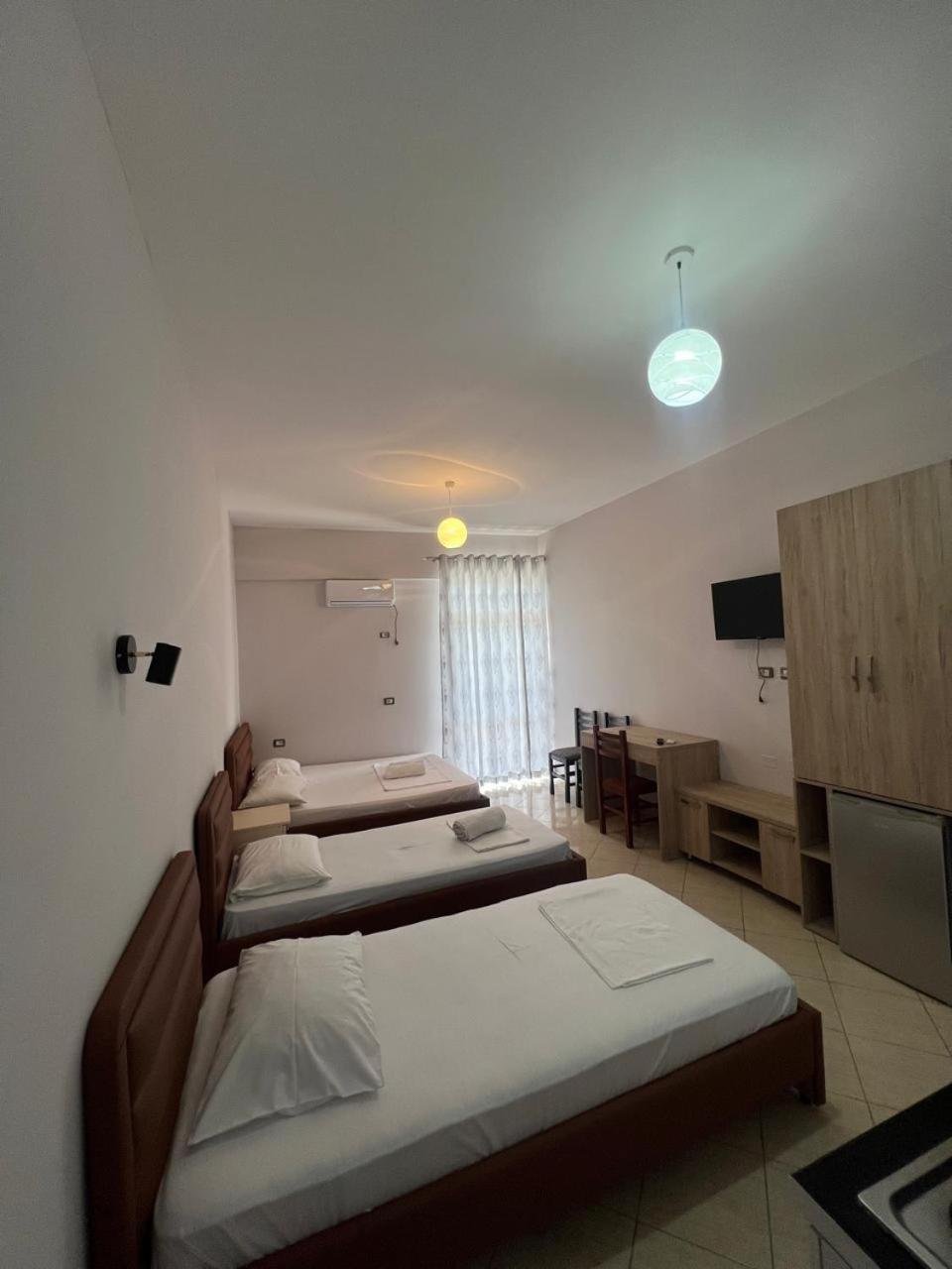 Hotel Vila Flowers Vlore Ruang foto